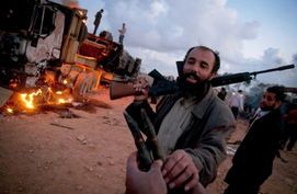 利比亚危机：油桩里的金融泡沫到底是怎么翻滚的？ 